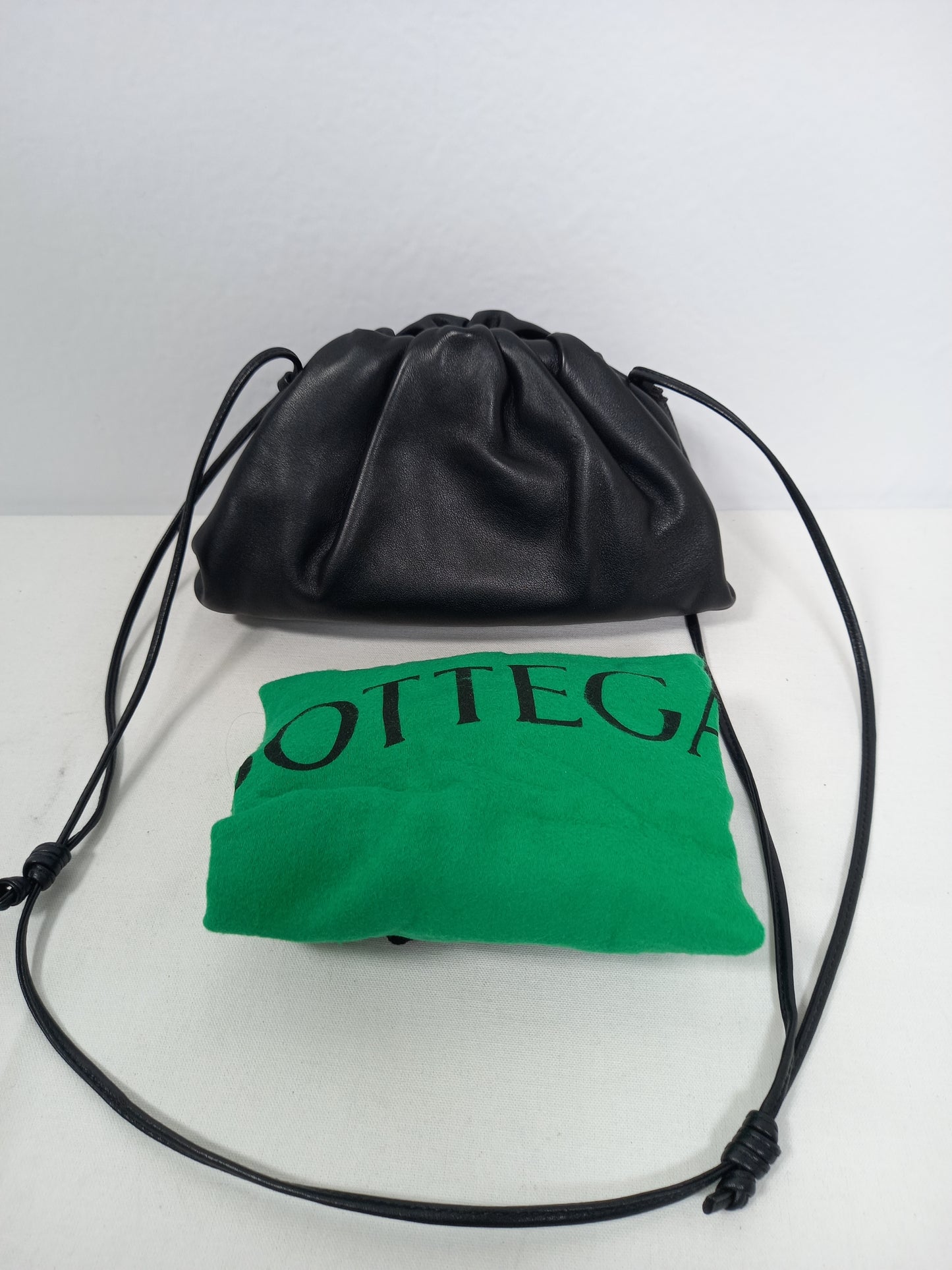 M0804P61 Bottega Veneta The Mini Pouch in Black (JP)