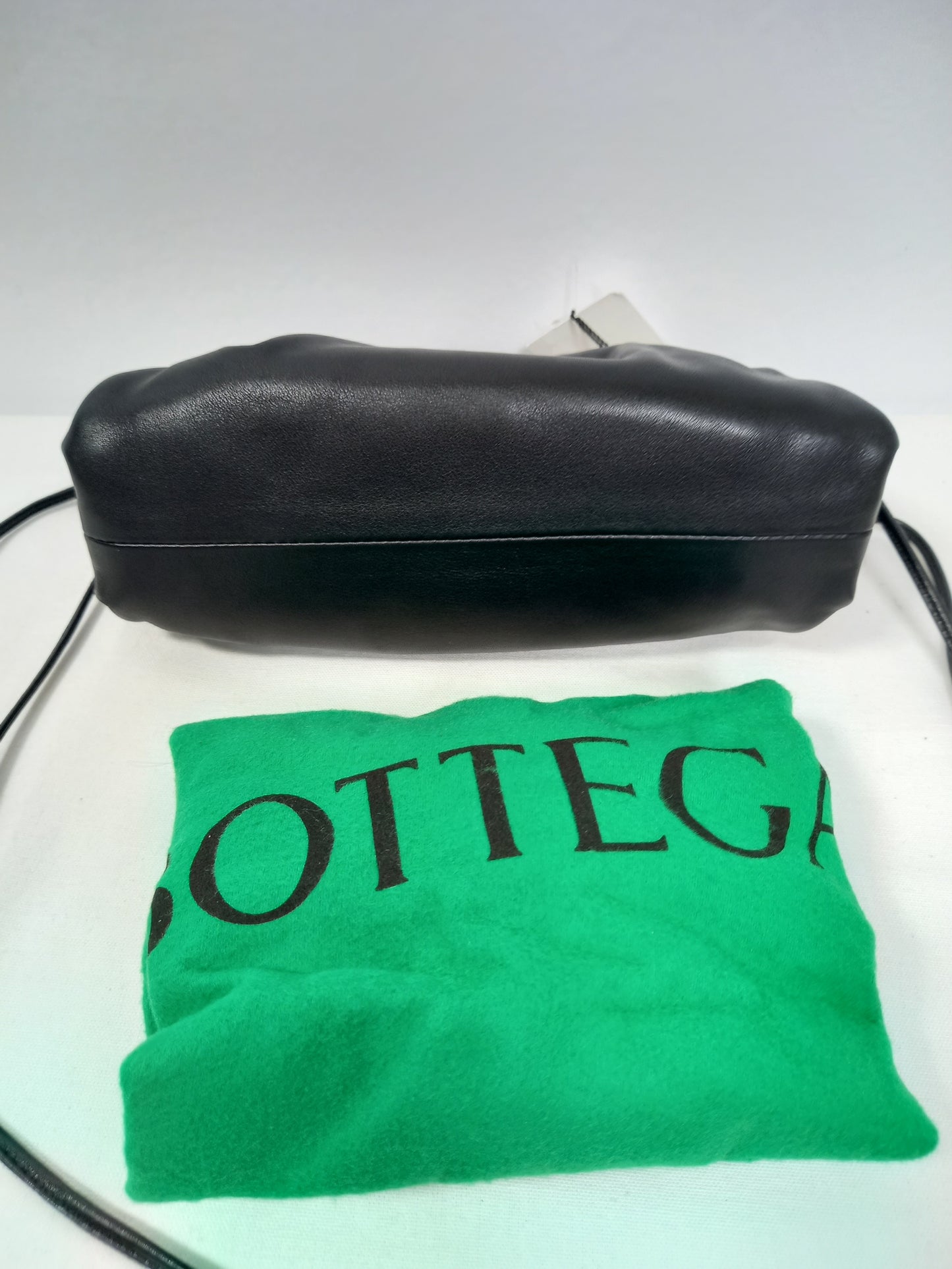 M0804P61 Bottega Veneta The Mini Pouch in Black (JP)