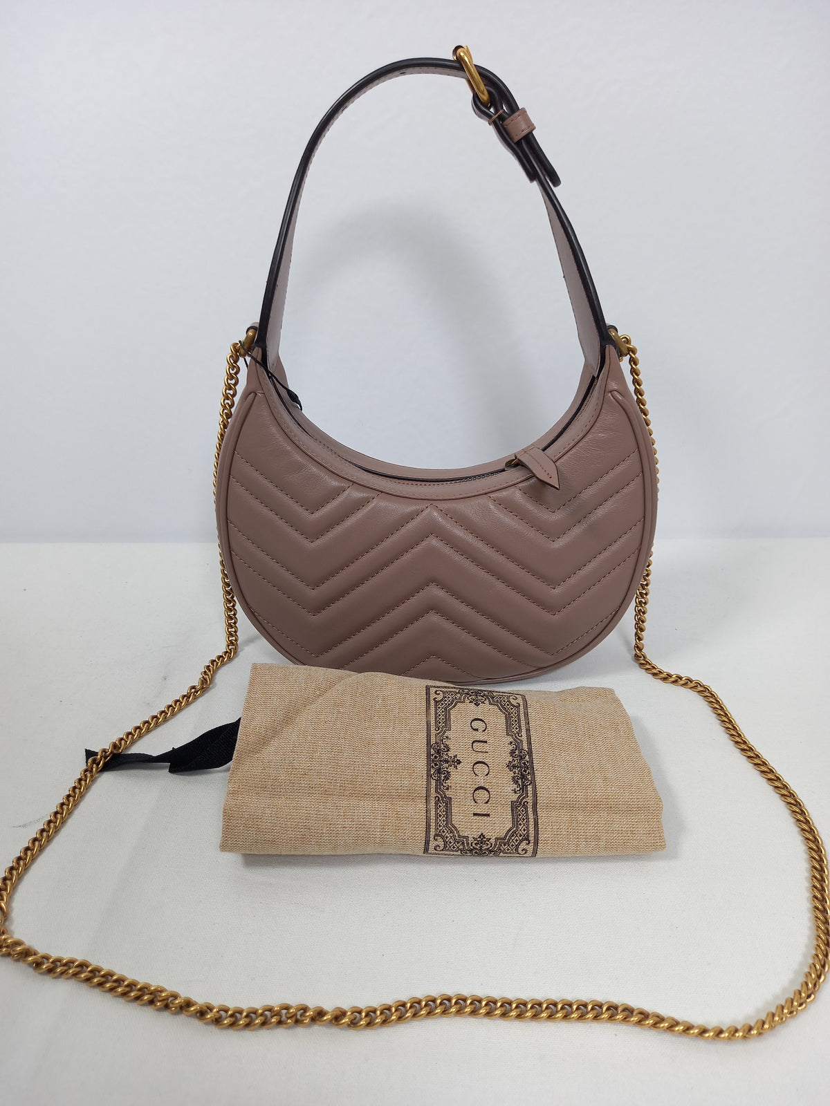 M0804P62 Gucci Matelasse Chevron GG Marmont Half Moon Hobo (JP)