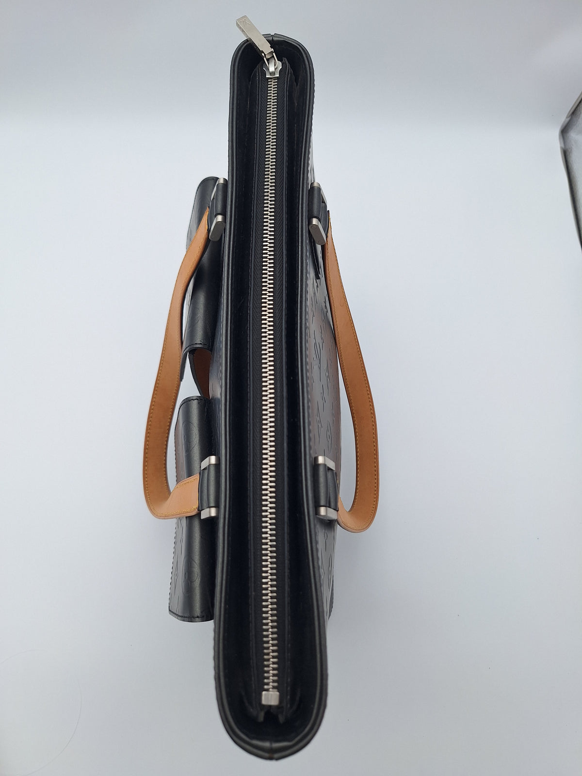 LOUIS VUITTON MATTE LINE WILLWOOD (US)