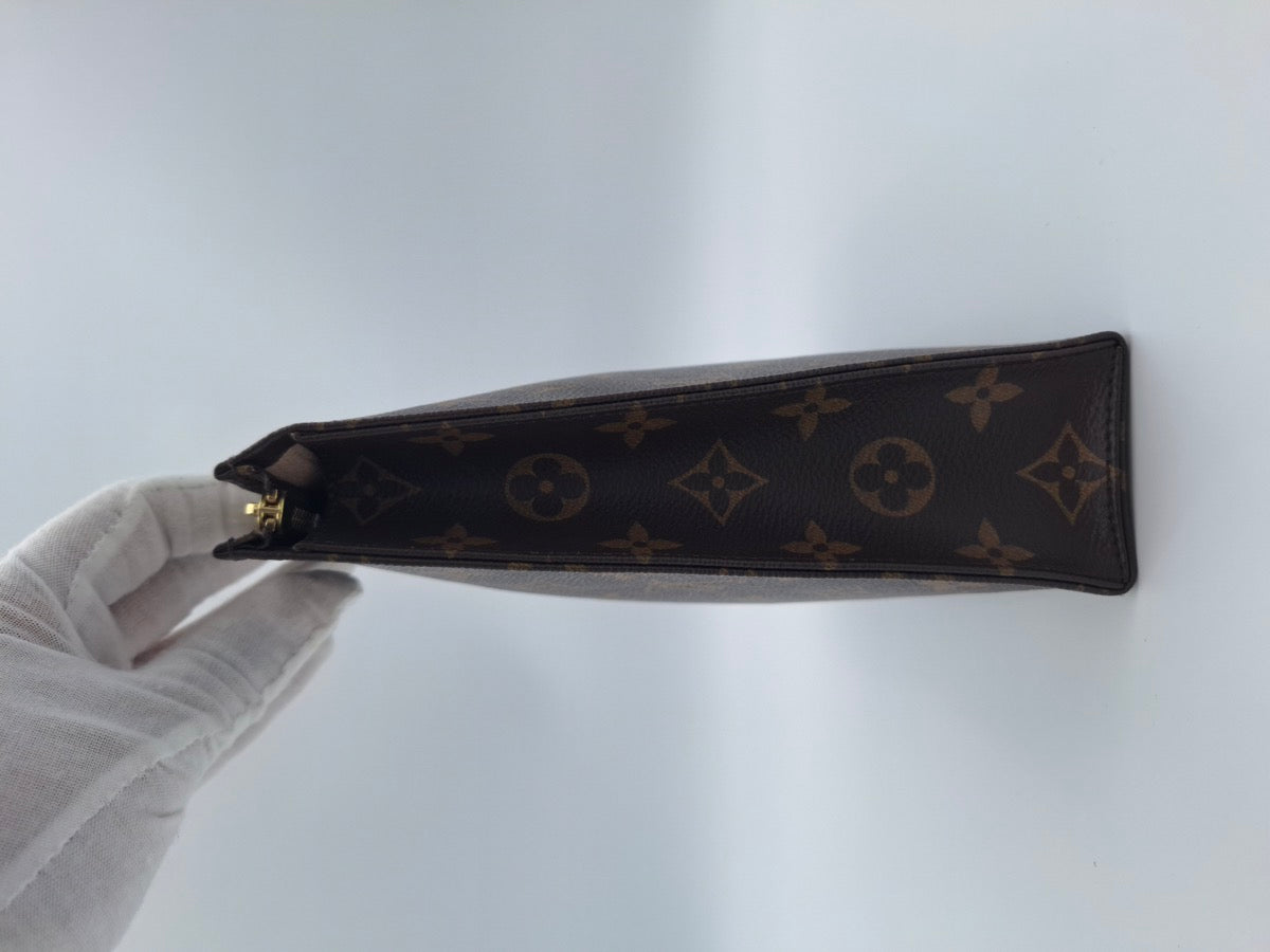 LOUIS VUITTON MONOGRAM POCHETTE TOILETTE 26 (US)