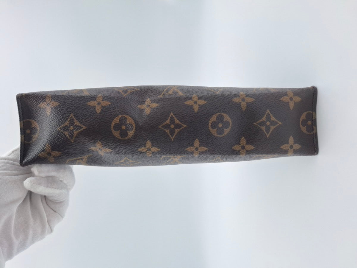 LOUIS VUITTON MONOGRAM POCHETTE TOILETTE 26 (US)