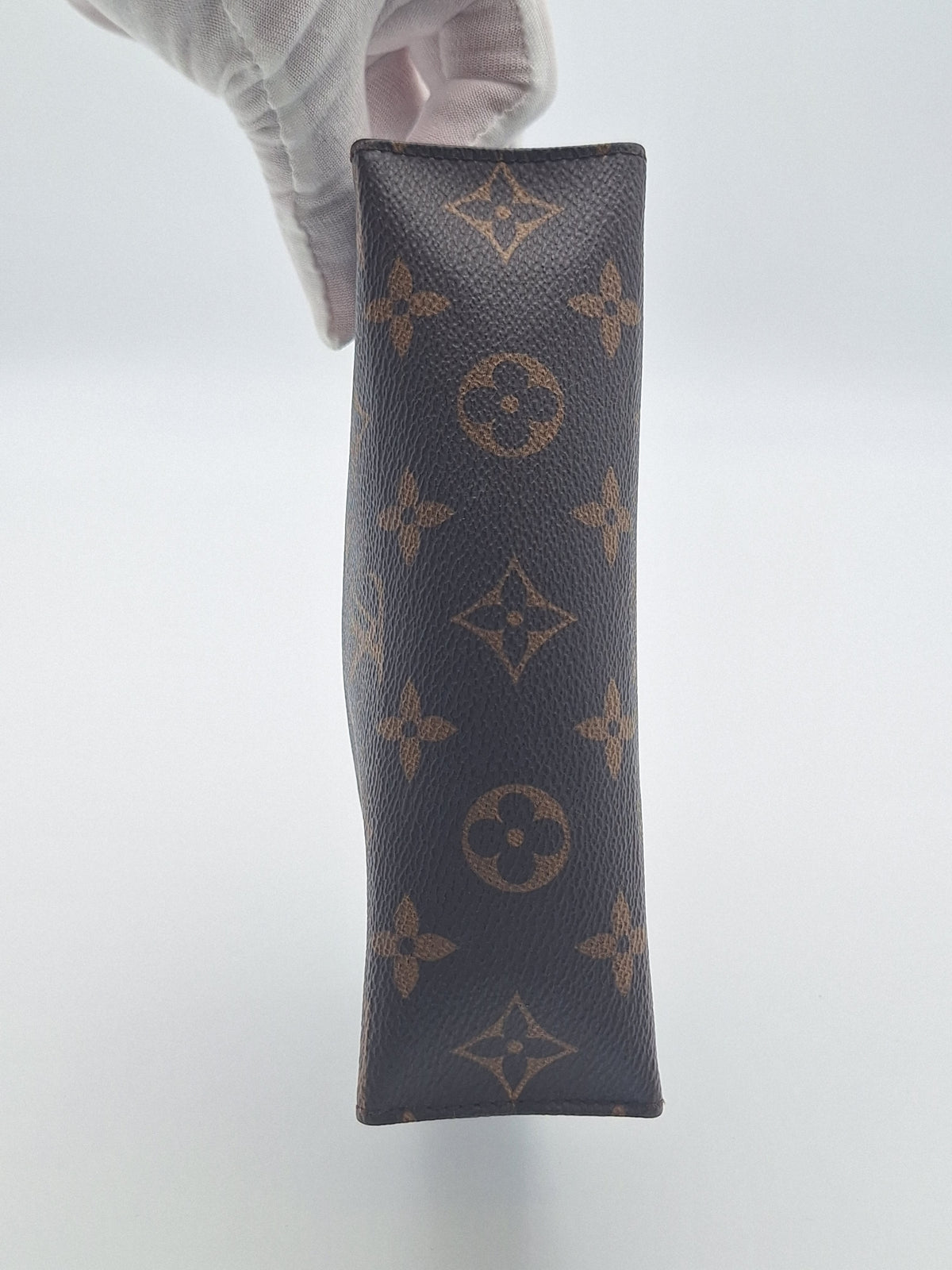 LOUIS VUITTON MONOGRAM POCHETTE TOILETTE 19 (US)