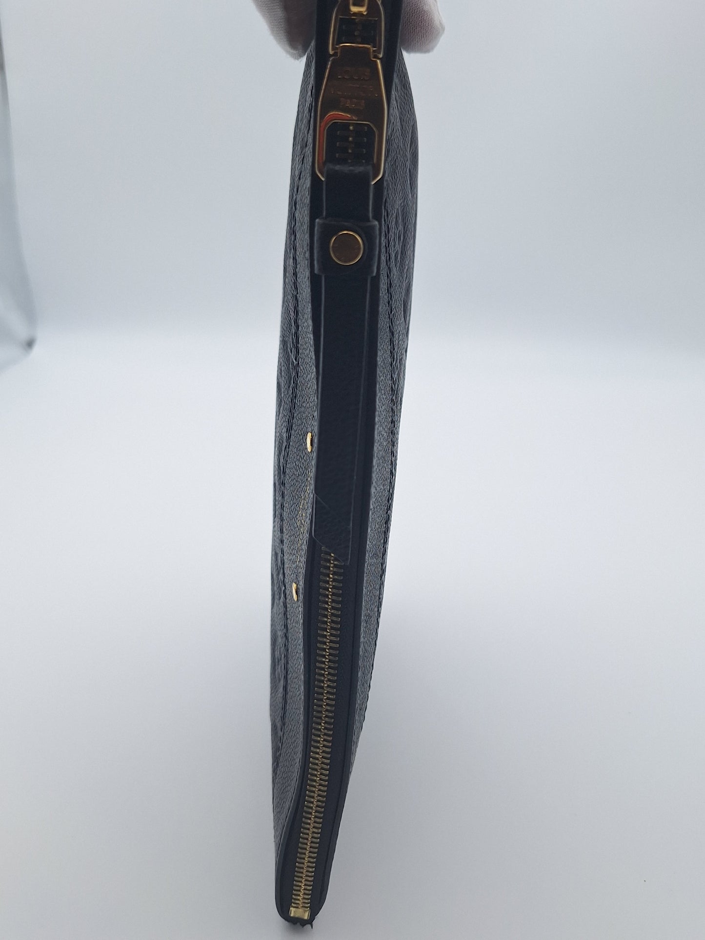 LOUIS VUITTON EMPREINTE DAILY CLUTCH (US)