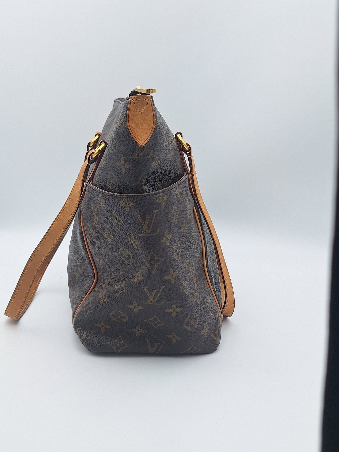 LOUIS VUITTON MONOGRAM TOTALLY MM (US)