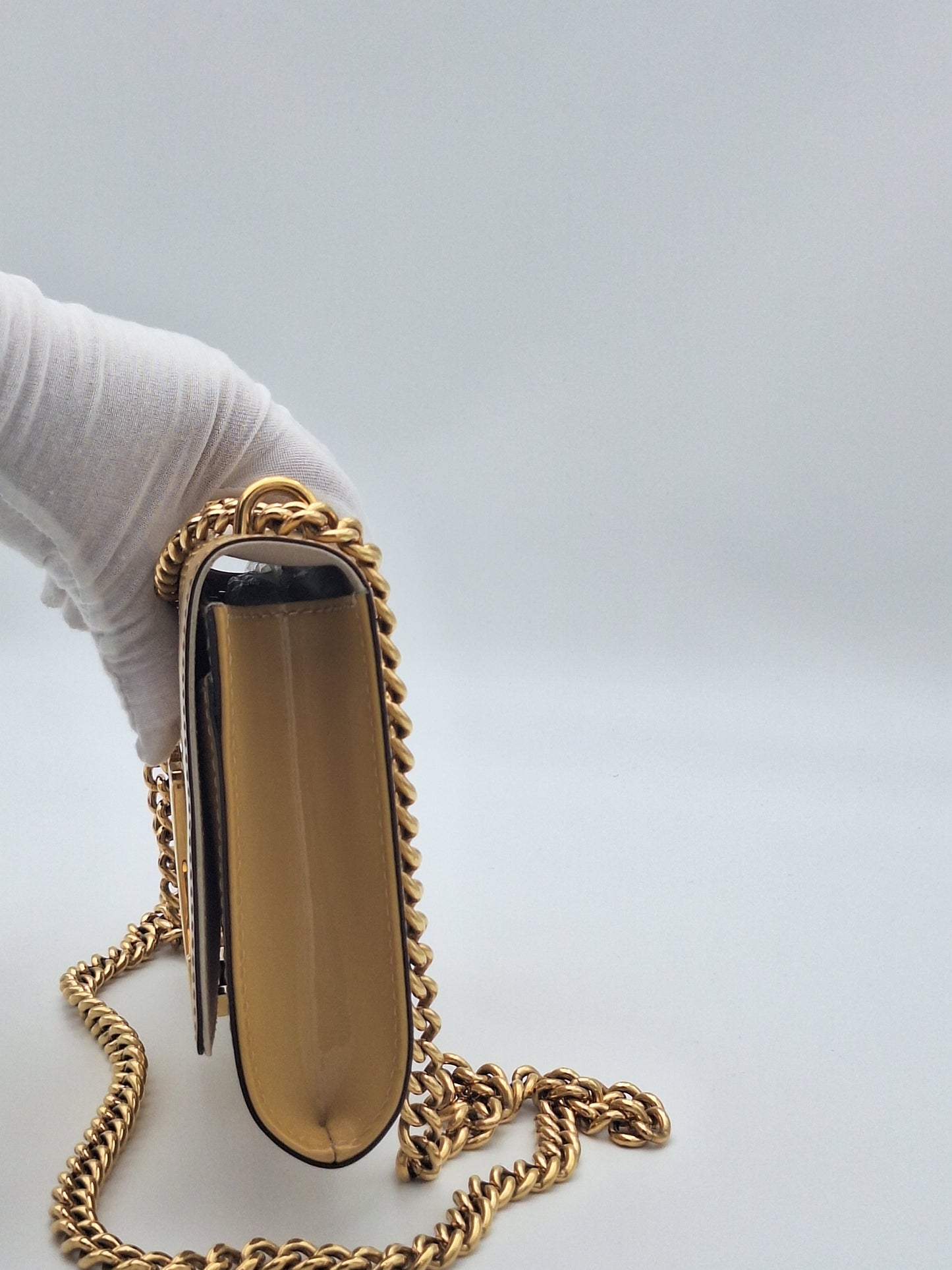 LOUIS VUITTON PATENT LOUISE MM (US)