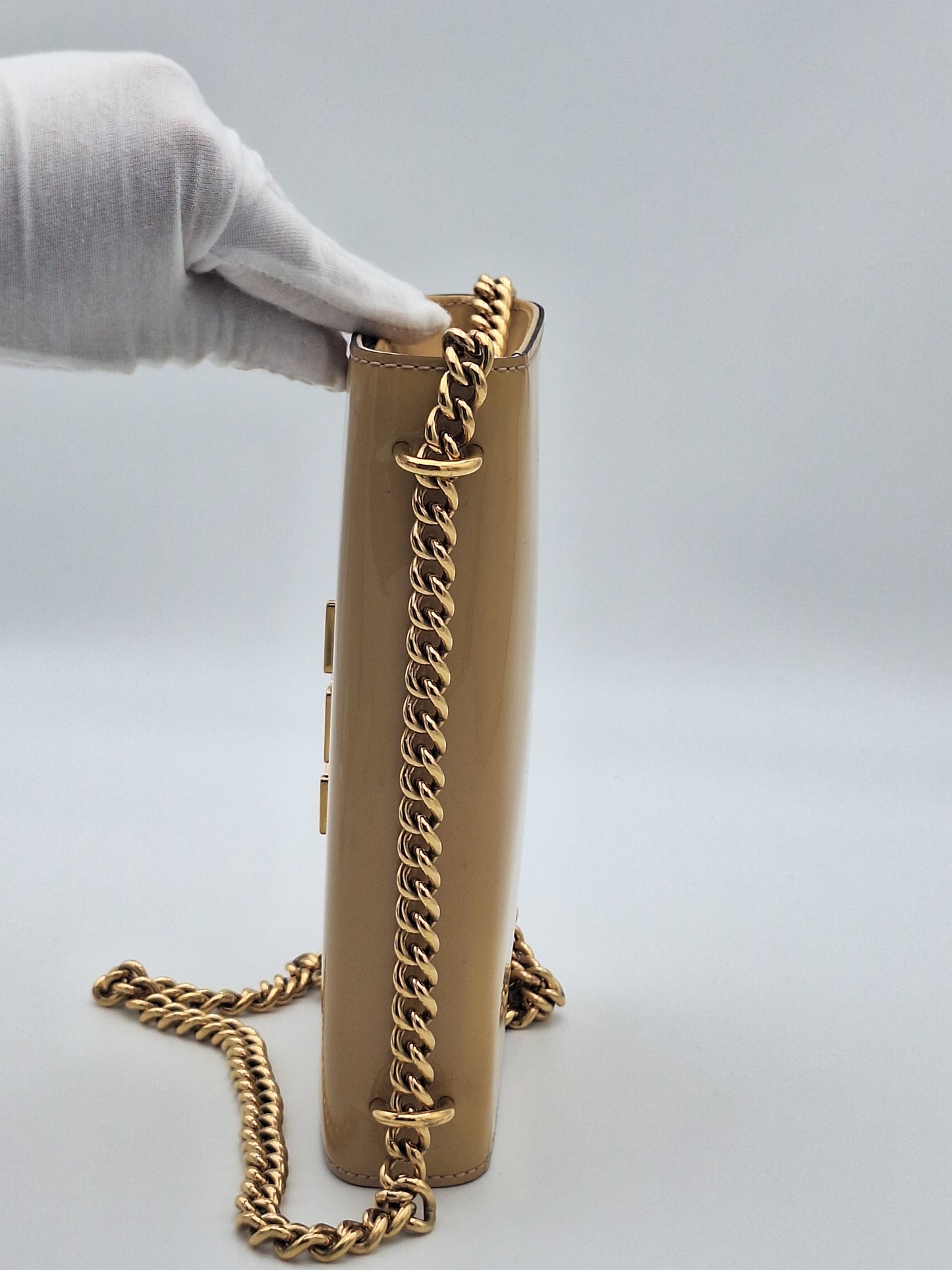 LOUIS VUITTON PATENT LOUISE MM (US)
