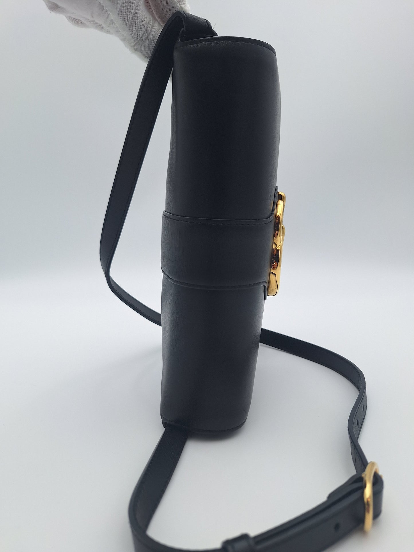 Gucci Black Leather Aphrodite Small Shoulder Bag (US)
