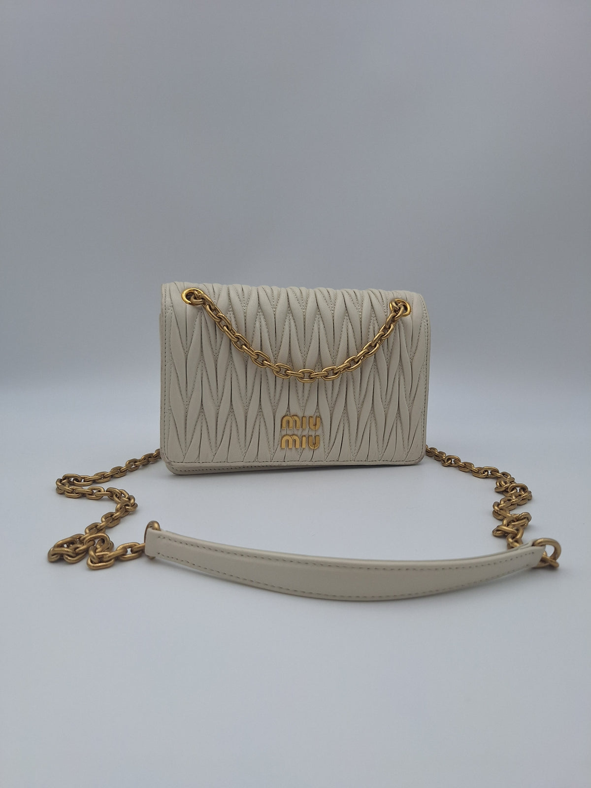 Miu Miu Ivory Leather Matelasse Gold Chain One Shoulder Bag (US)