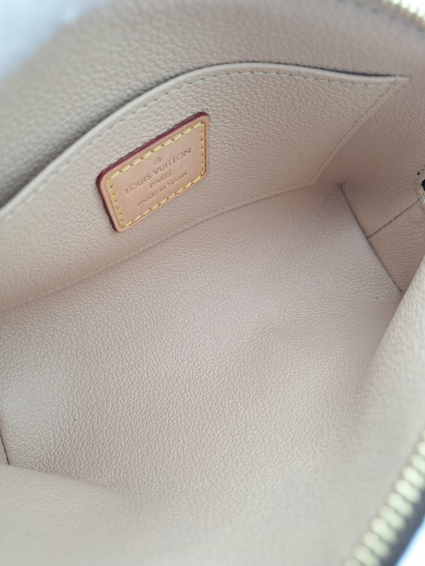 LOUIS VUITTON MONOGRAM COSMETIC POUCH PM (US)