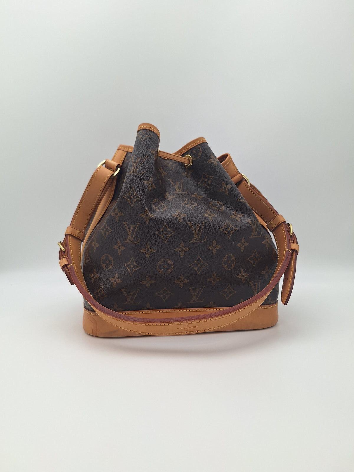 Louis Vuitton Noé Bucket Bag in Monogram Canvas (UK)