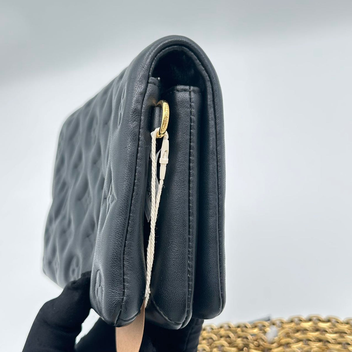 LV small toiletry bag with black chip (MM048)