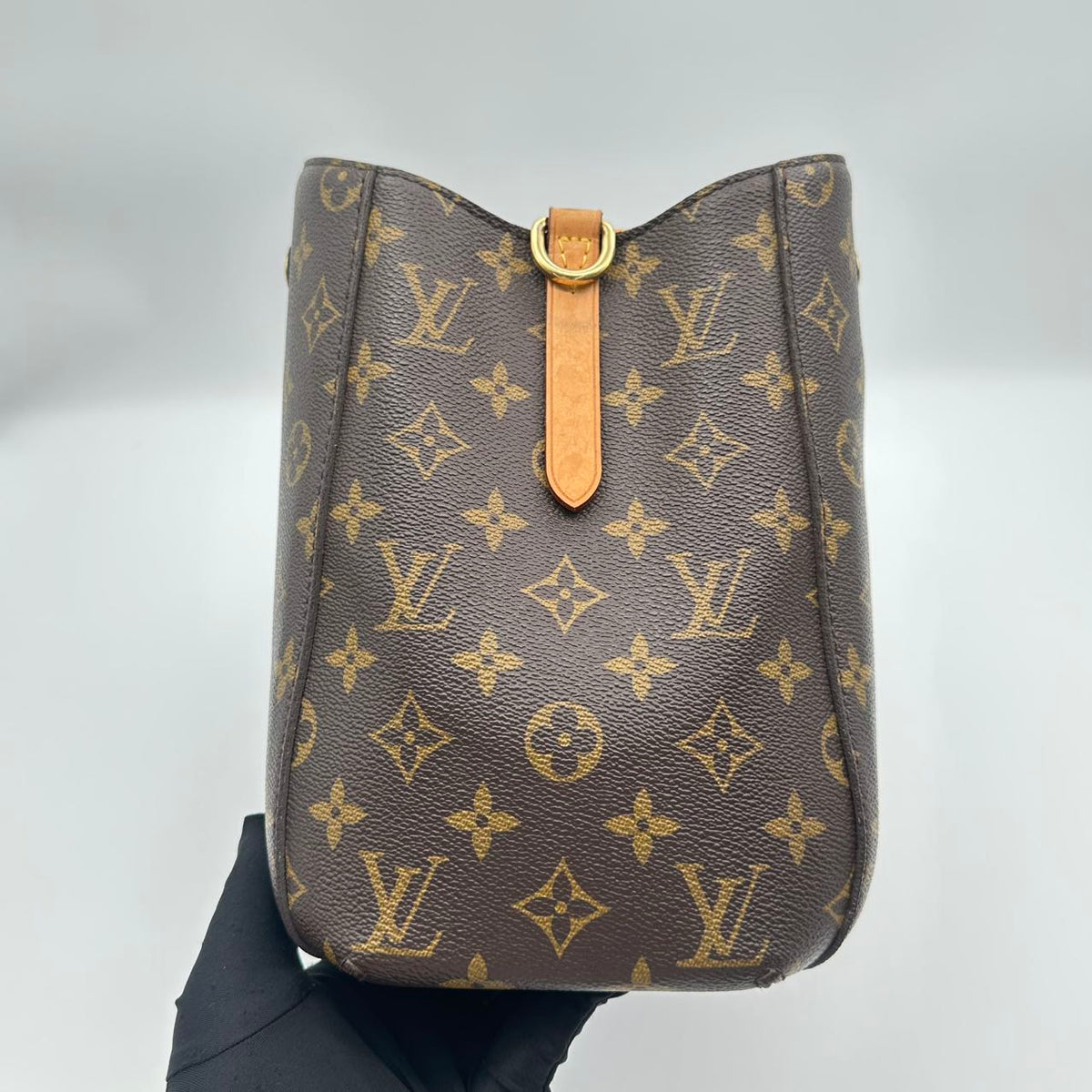 Louis Vuitton Montaigne MM in Monogram (MM046)