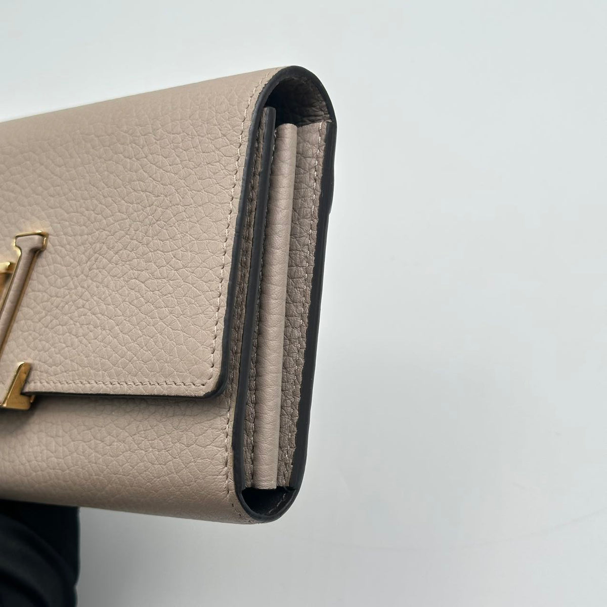LV large logo wallet, milk tea color wallet (MM019)