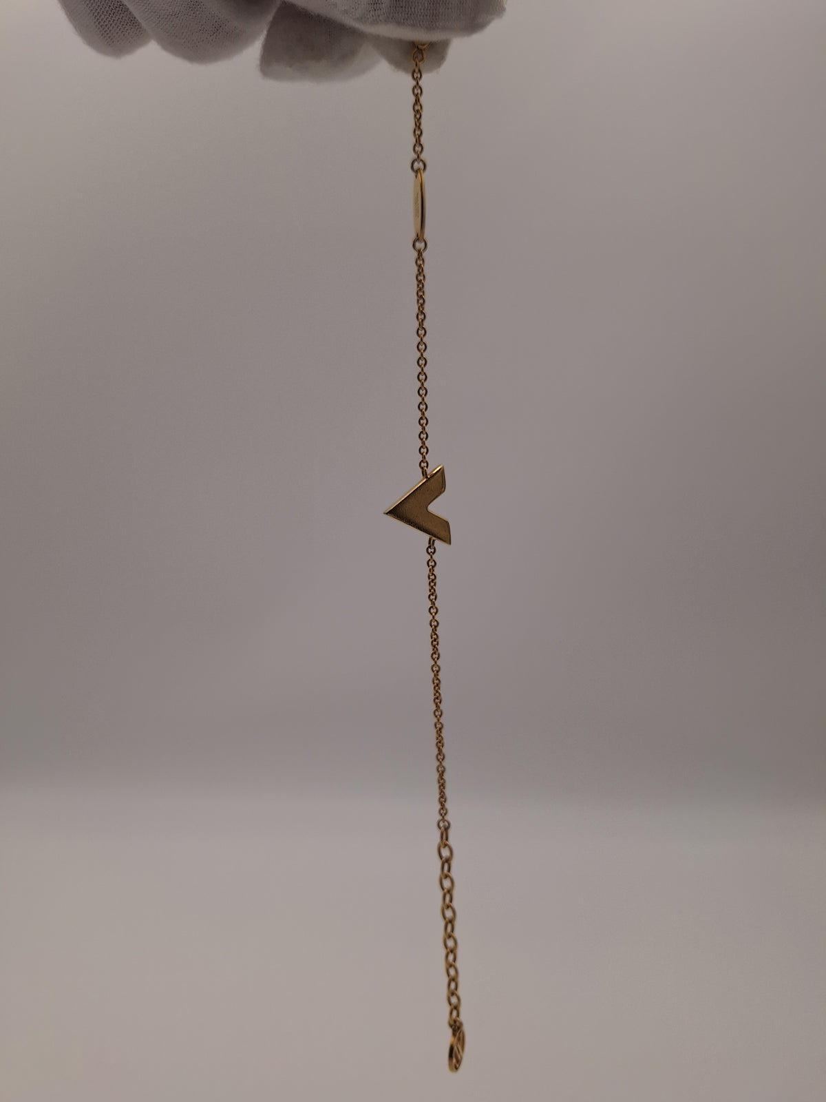 Louis Vuitton Essential V Bracelet (US)