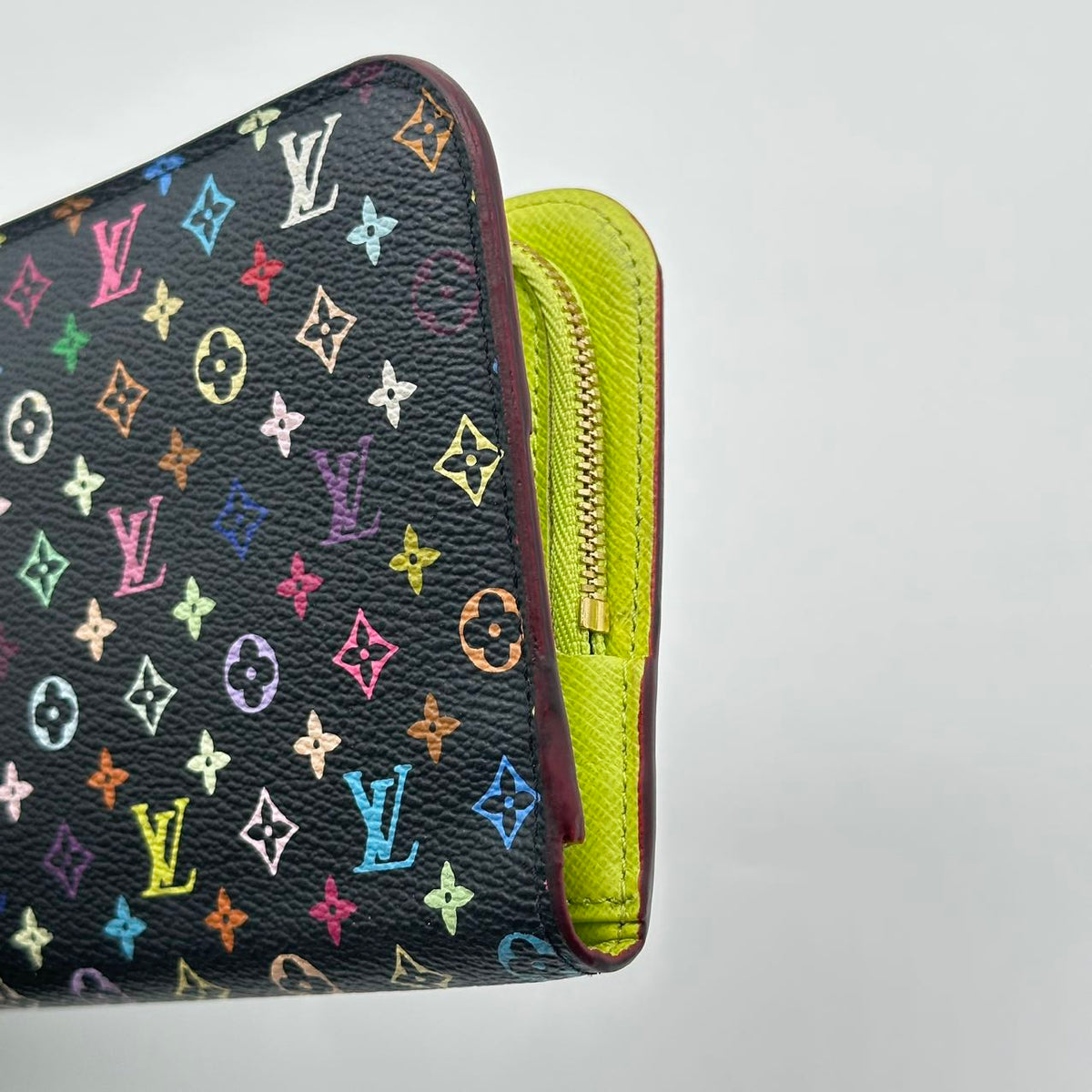 LV black tricolor wallet with green lining (MM039)