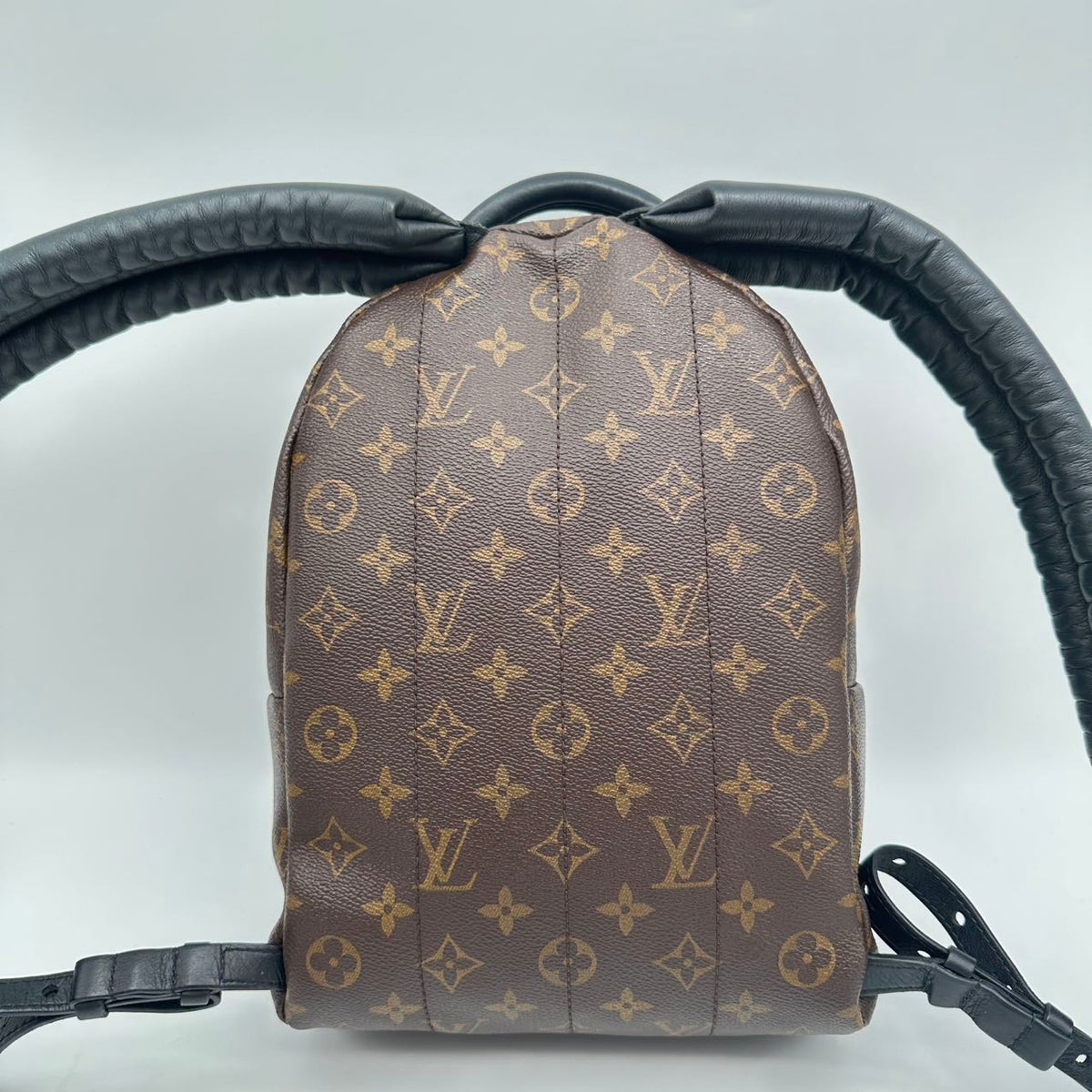 LV monogram backpack (MM047)