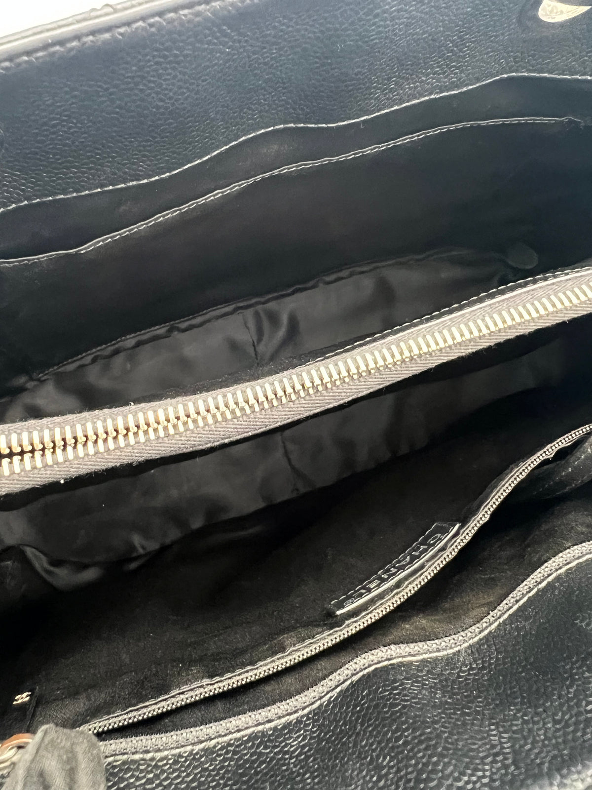 CHANEL GST Caviar Silver-Tone Hardware (JS021)