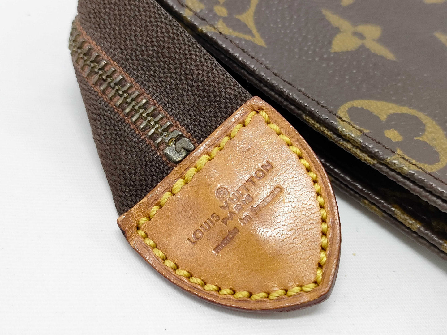 Pre-Owned LOUIS VUITTON Monogram Toiletry Pouch EC-0134