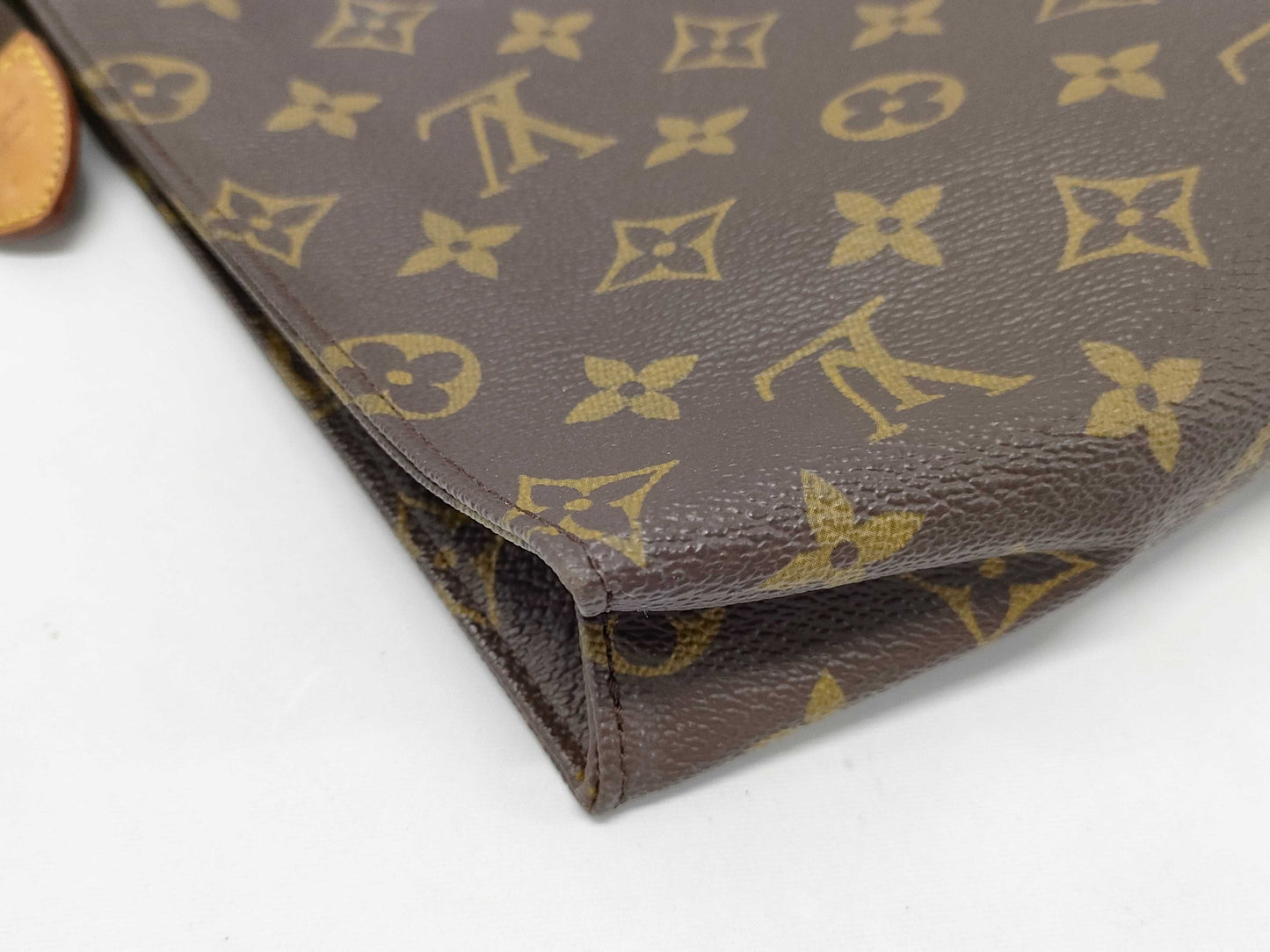 Pre-Owned LOUIS VUITTON Monogram Toiletry Pouch EC-0134
