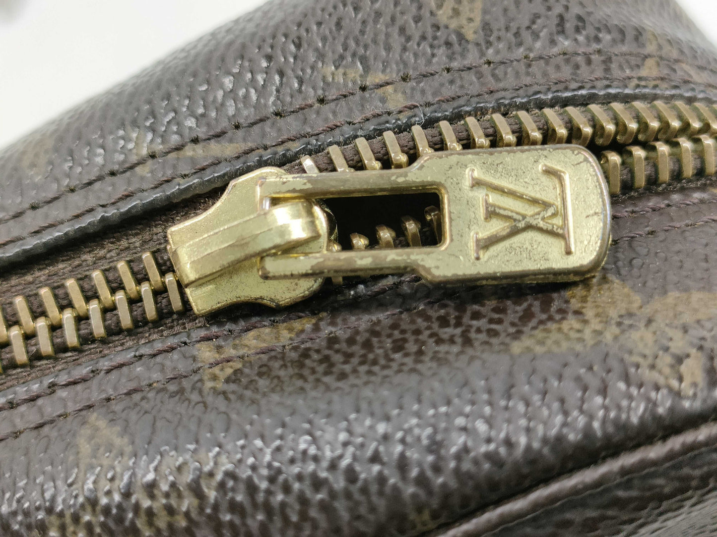 Pre-Owned LOUIS VUITTON Monogram Trousse Toilette 23 EC-0107