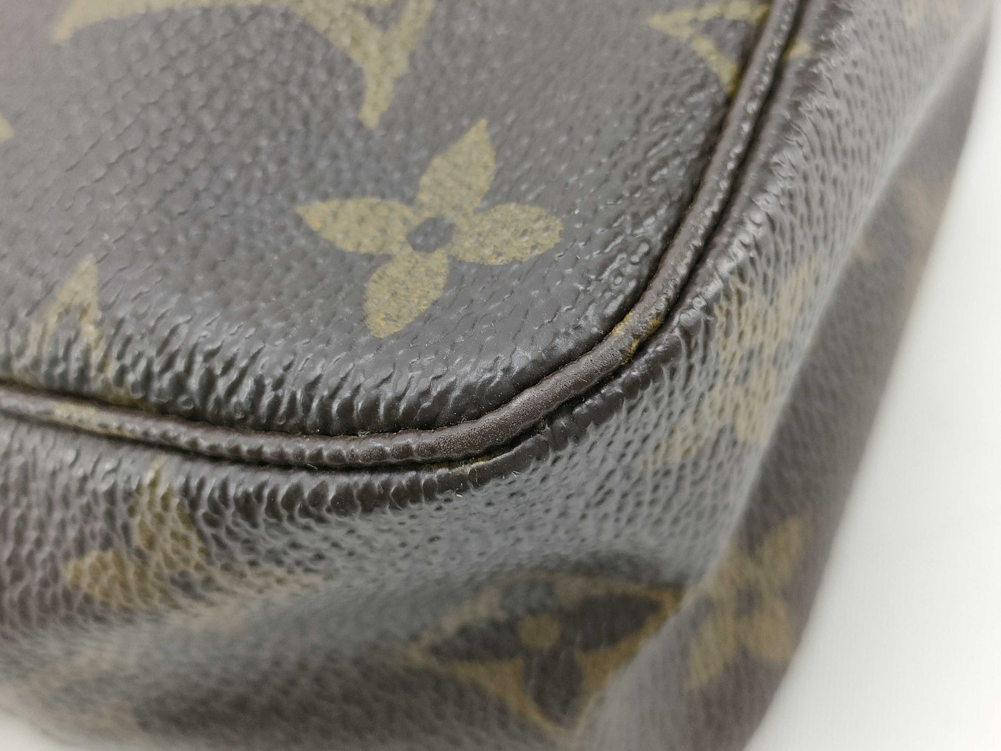 Pre-Owned LOUIS VUITTON Monogram Trousse Toilette 23 EC-0107