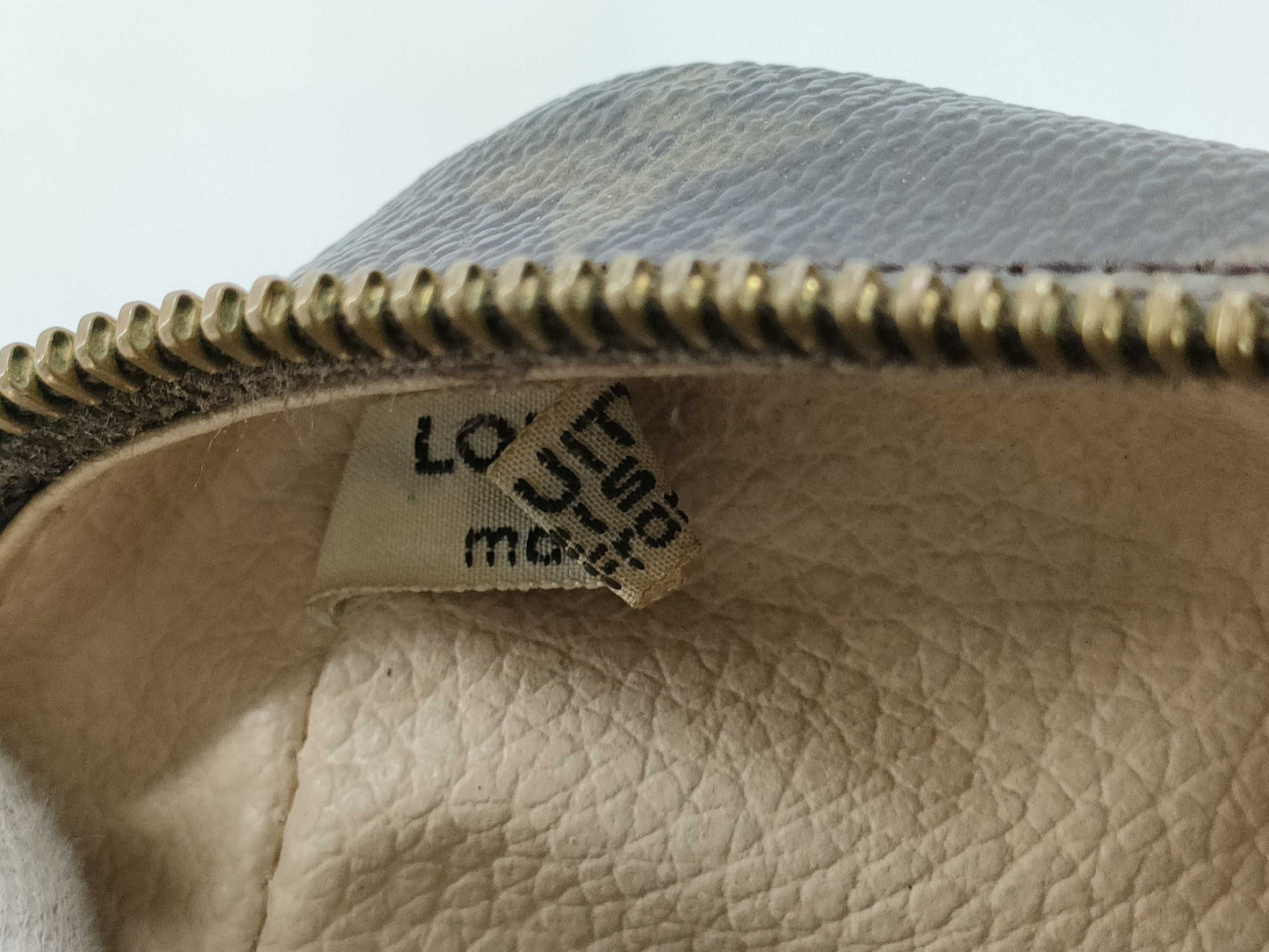 Pre-Owned LOUIS VUITTON Monogram Trousse Toilette 23 EC-0107