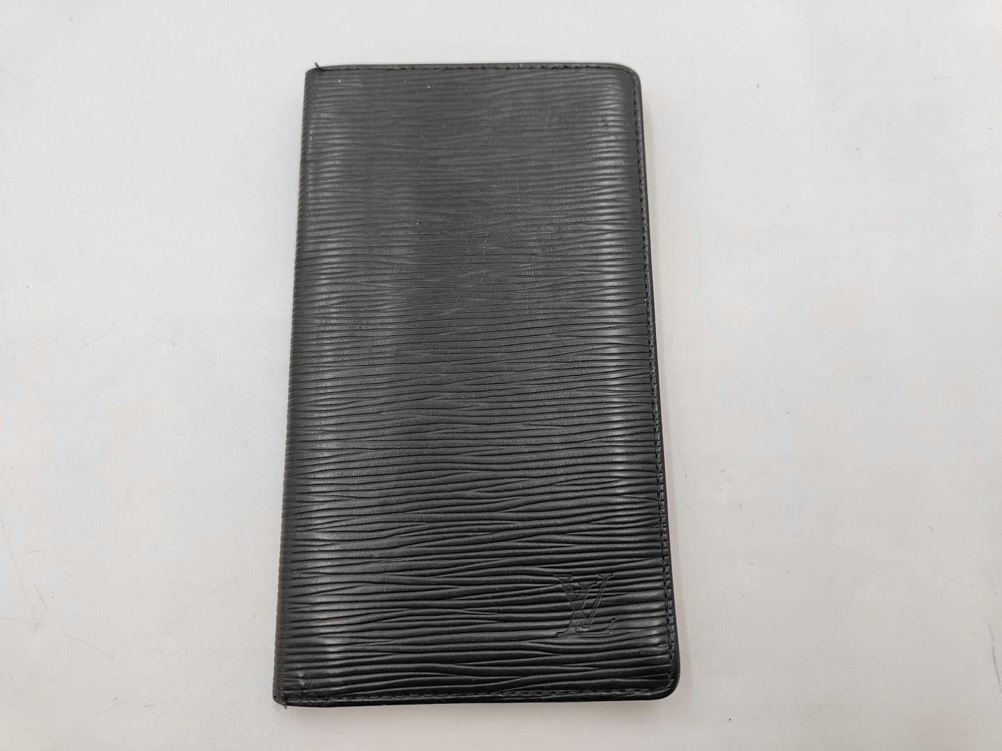 Louis Vuitton Taiga Leather Vertical Long Wallet EC-0242