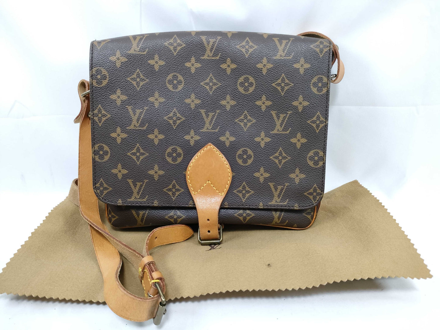 Louis Vuitton Cartouchiere GM Shoulder Bag EC-0565