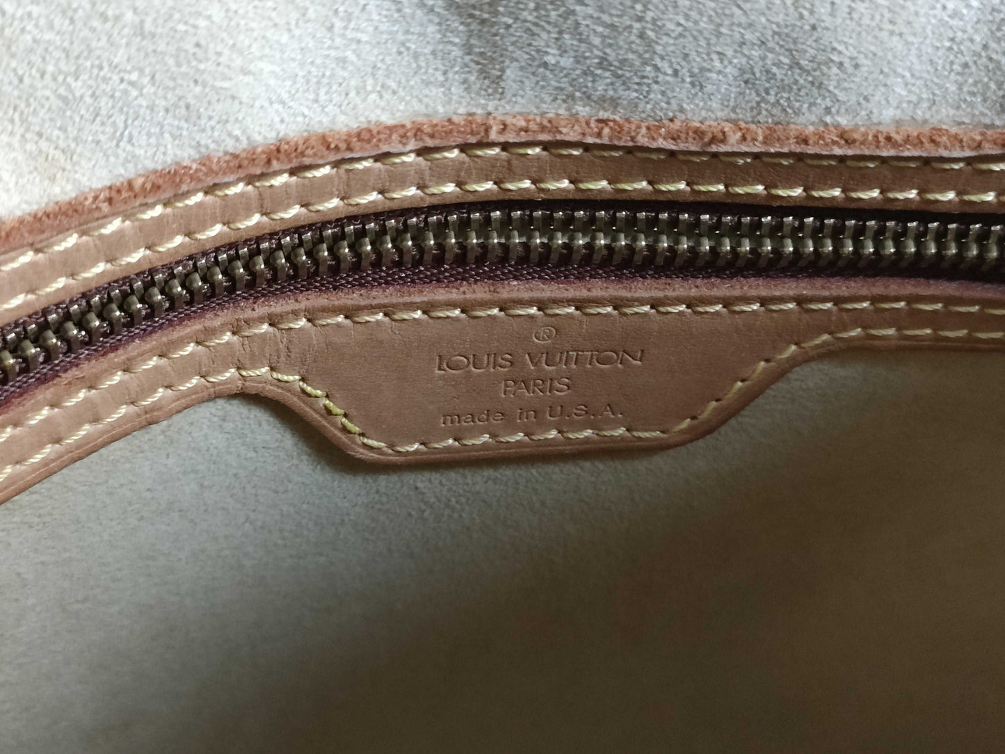 Louis Vuitton Monogram Looping GM Shoulder Bag EC-0196