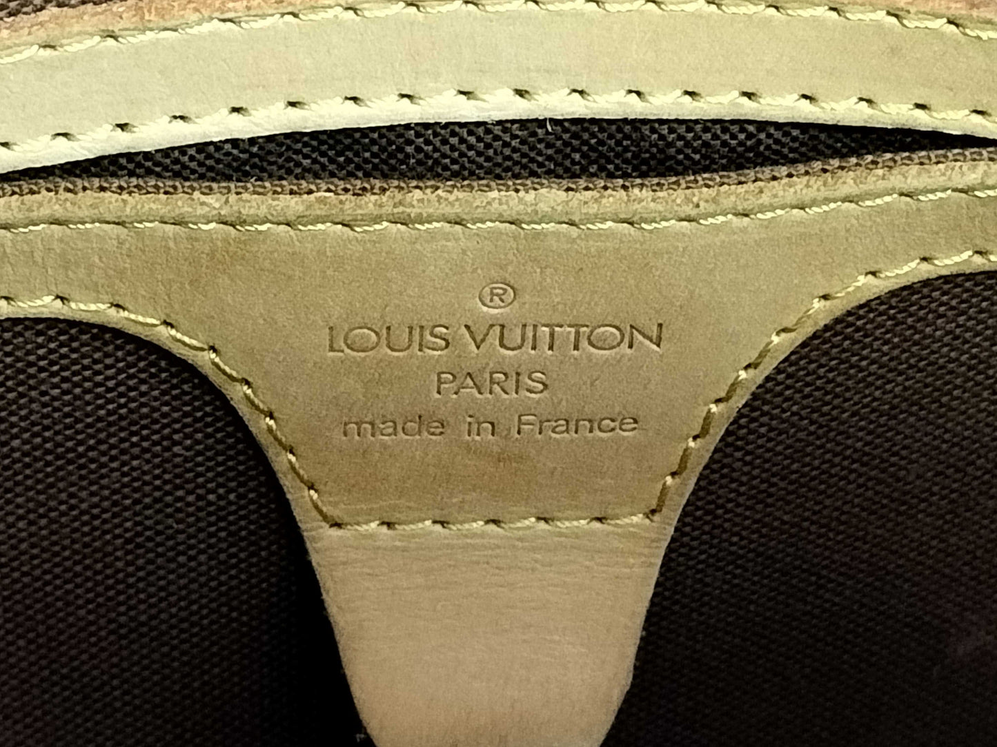 Louis Vuitton Monogram Ellipse PM EC-0098