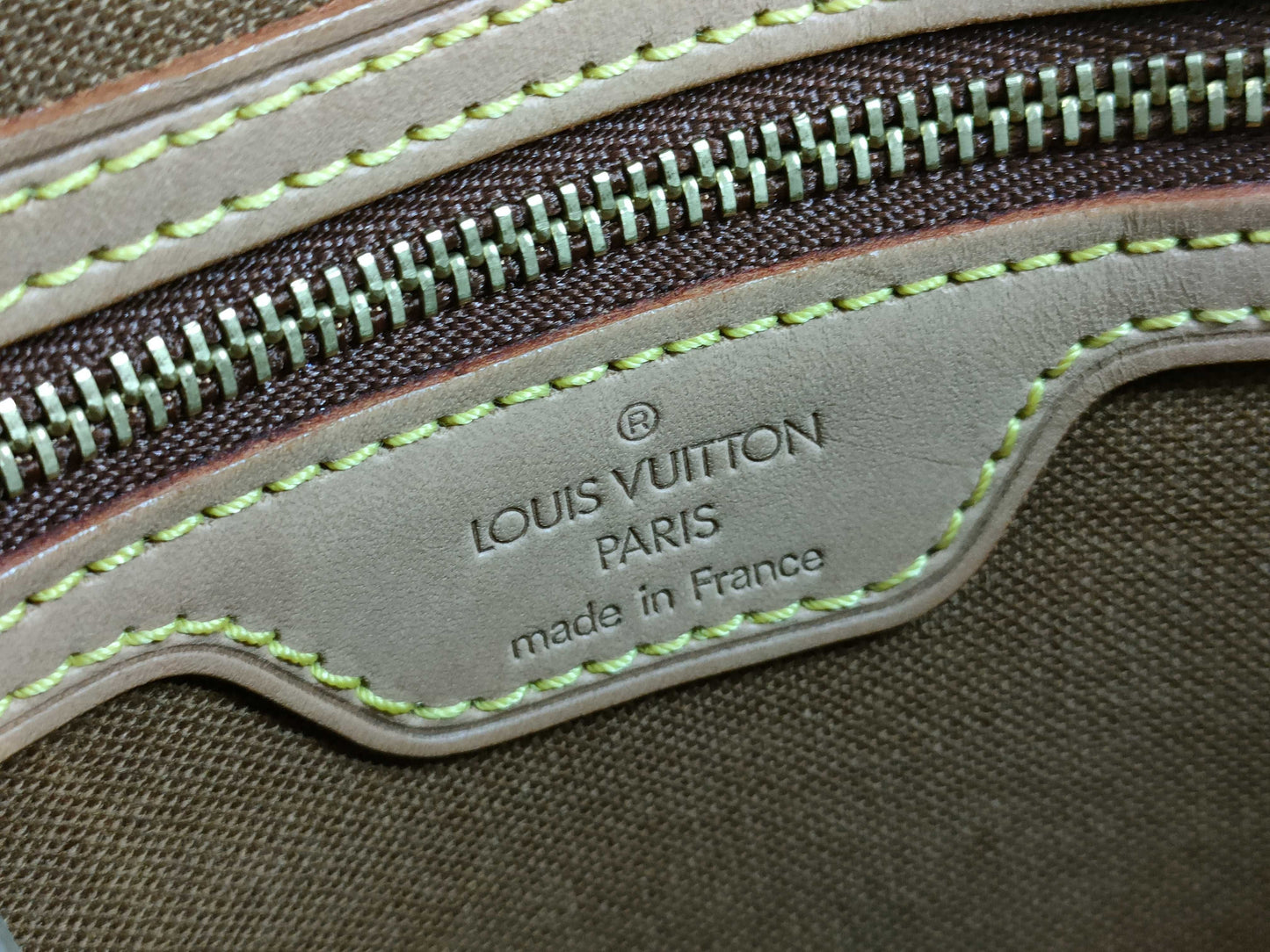 Louis Vuitton Mini Looping Shoulder Bag EC-0035