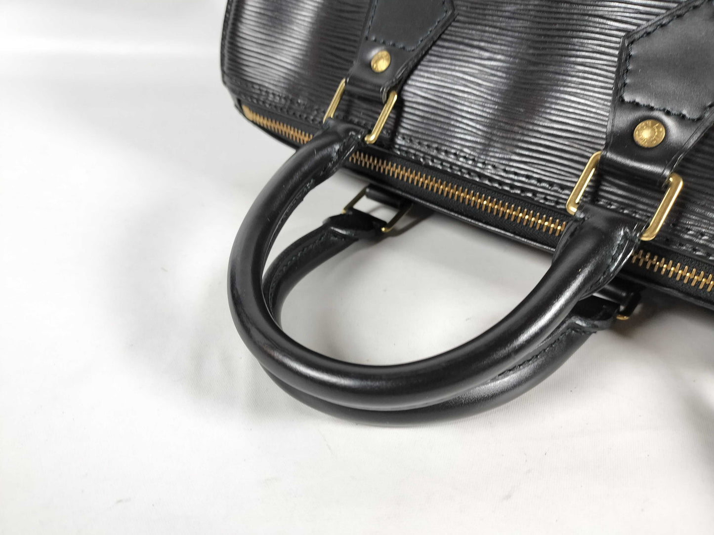 Louis Vuitton Epi Speedy 25 EC-0083