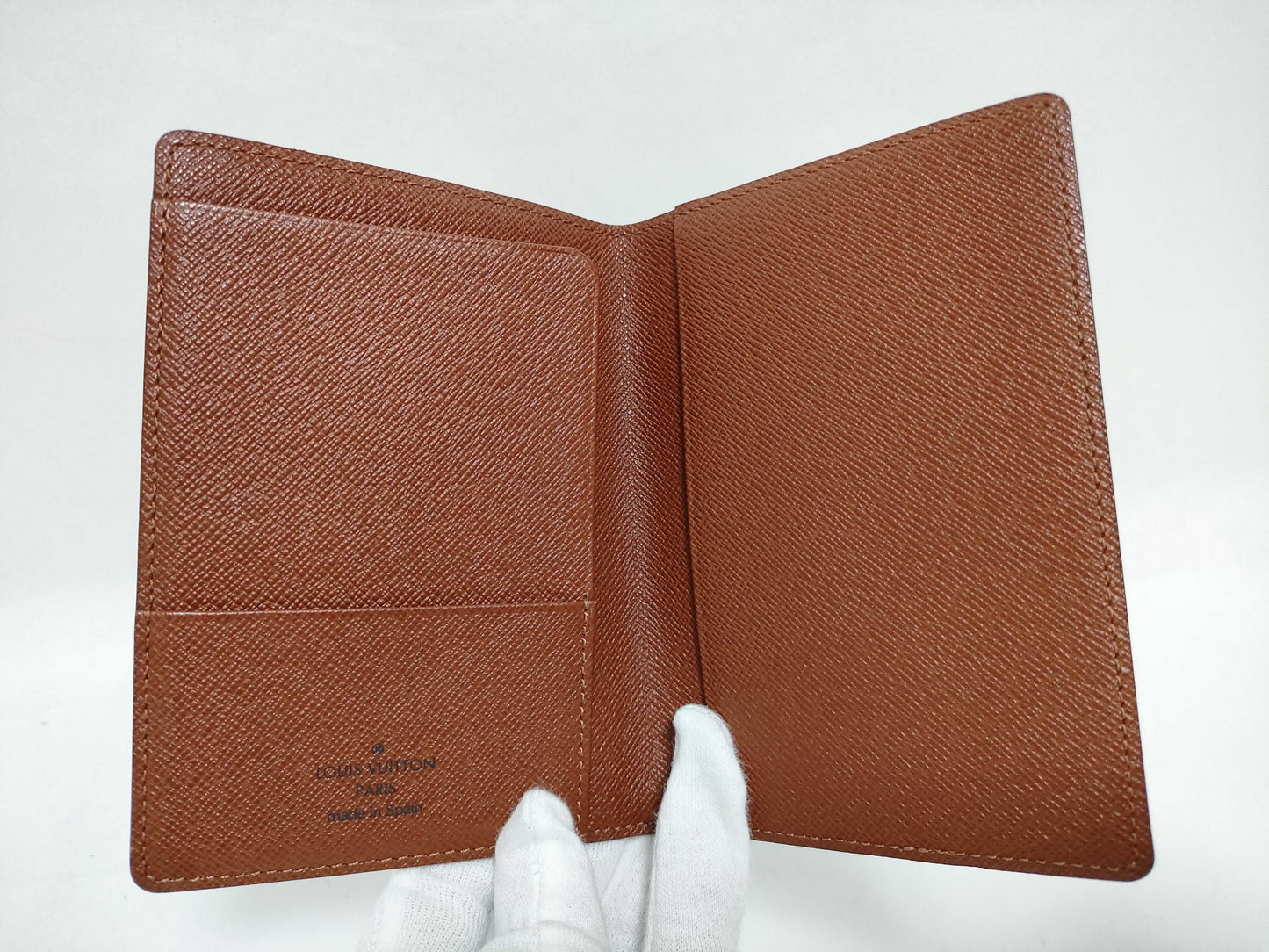 Louis Vuitton Passport Cover Monogram EC-0335