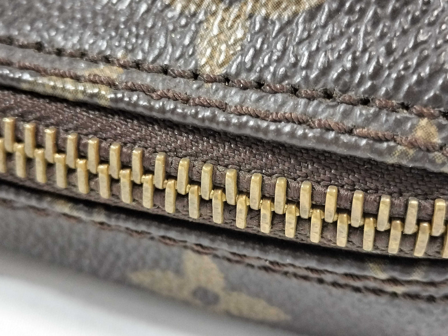Louis Vuitton Trousse Toilette 28 EC-0146