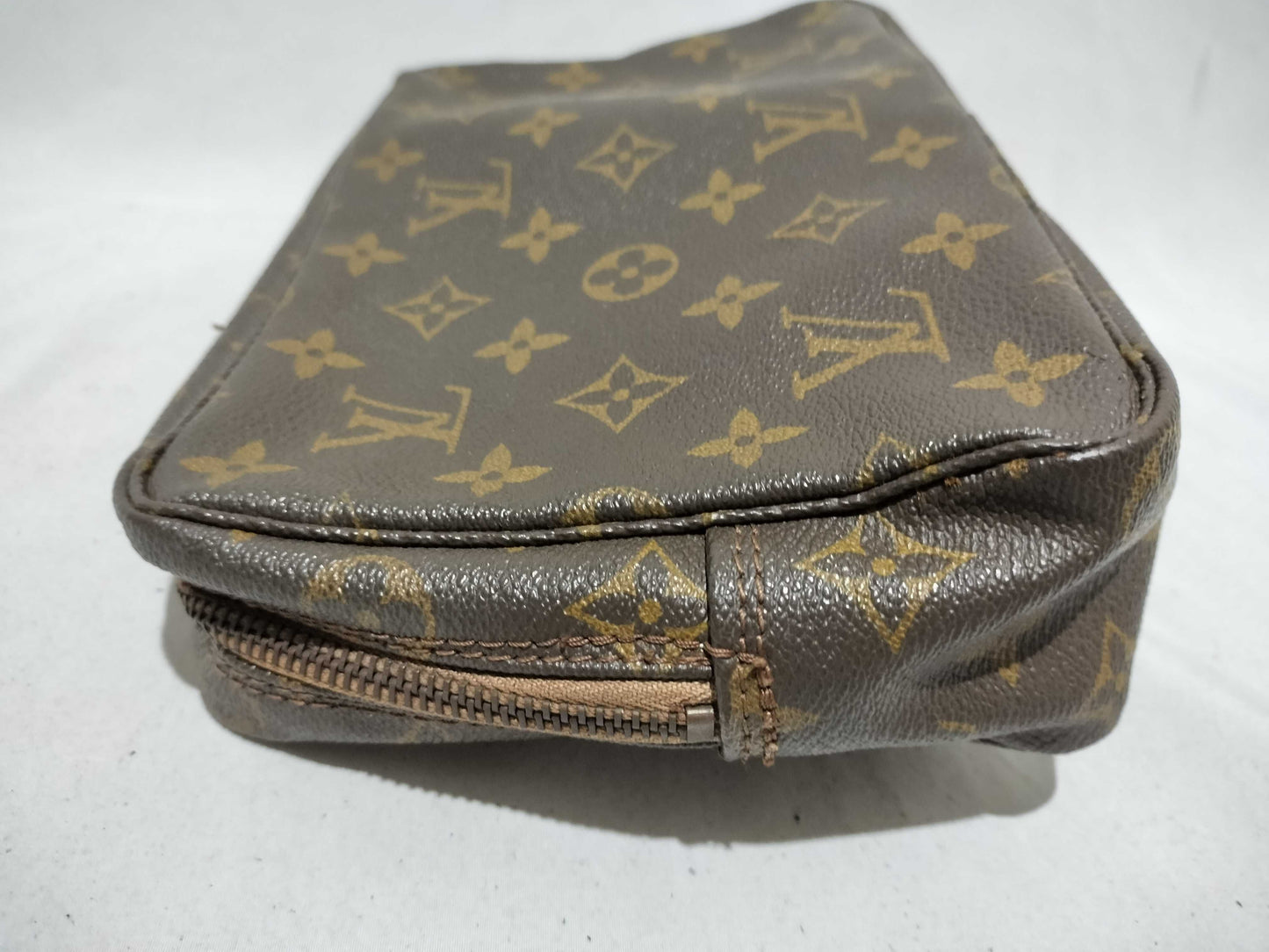 Louis Vuitton Trousse Toilette 23 EC-0385