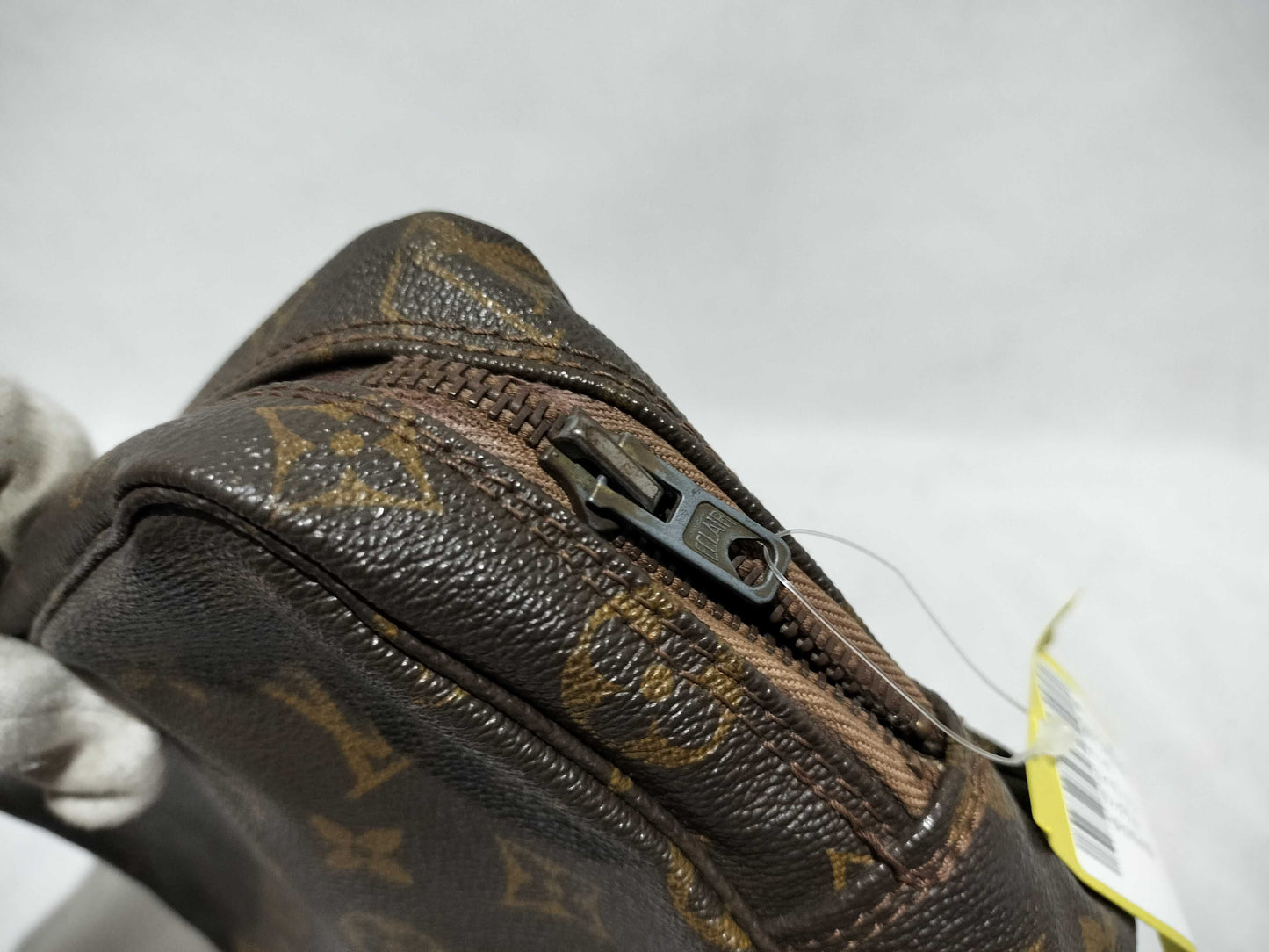 Louis Vuitton Trousse Toilette 23 EC-0385