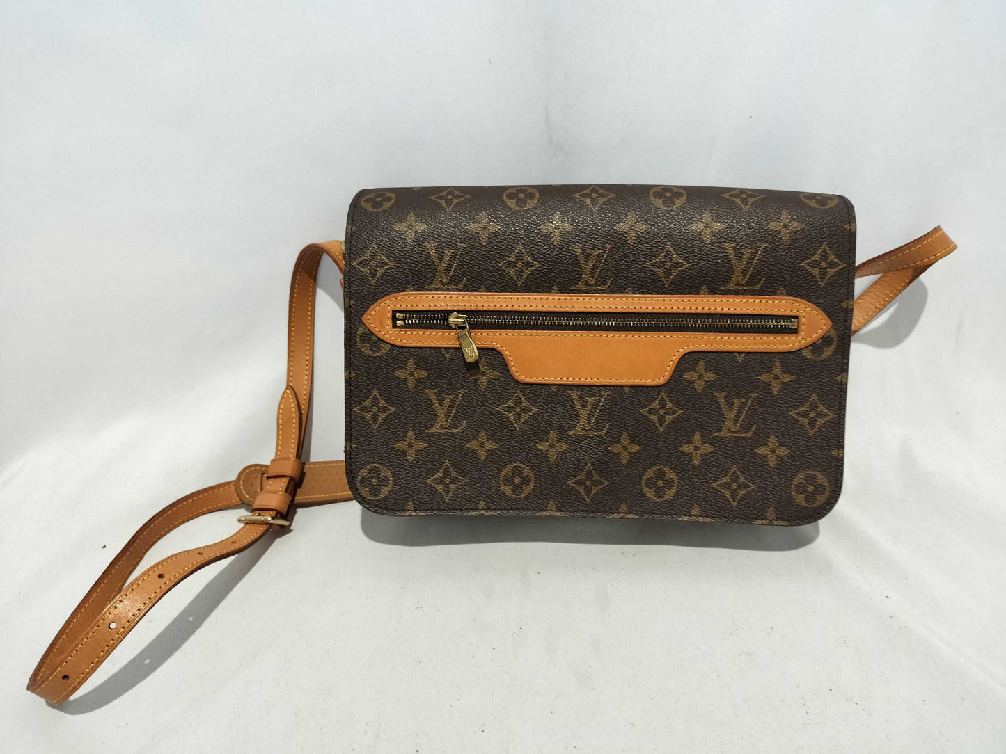 Louis Vuitton Monogram Saint Germain 28 Shoulder Bag EC-0126
