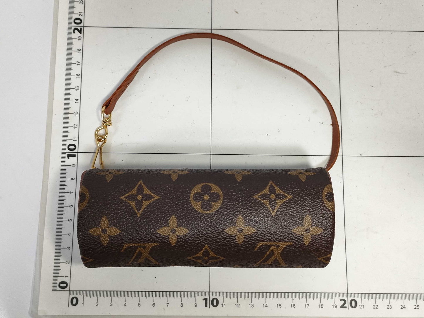 Louis Vuitton Monogram Papillon Pouch EC-0025