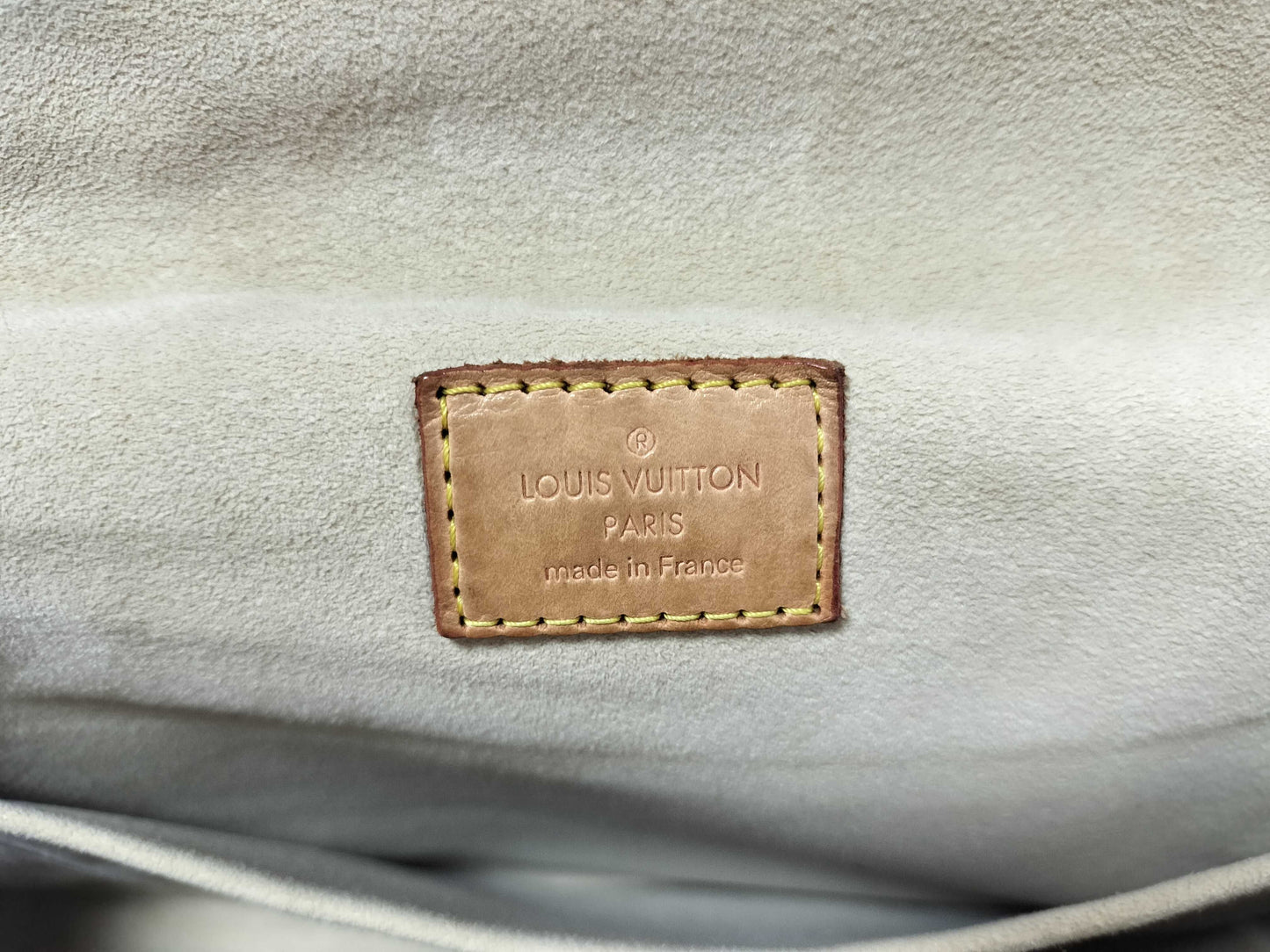 Louis Vuitton Hudson PM Handbag EC-0208