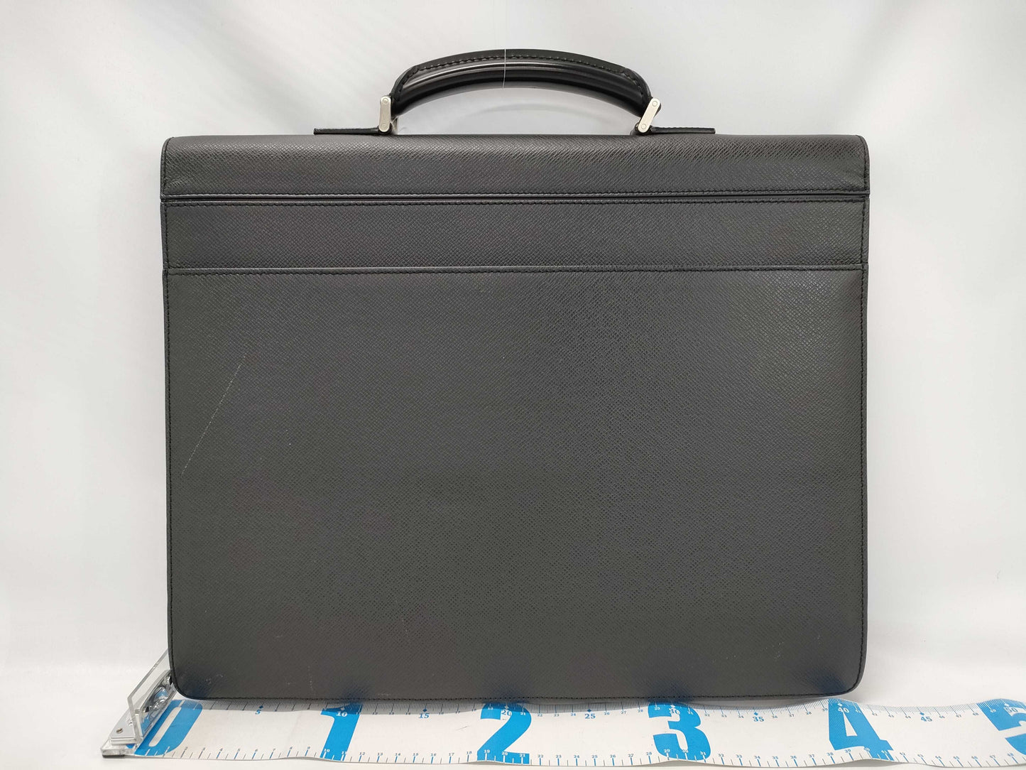 Louis Vuitton Robusto 1 Taiga Briefcase EC-0839