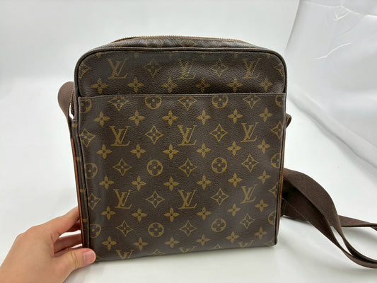 Louis Vuitton Monogram Trotteur Beaubourg - 2260002696078