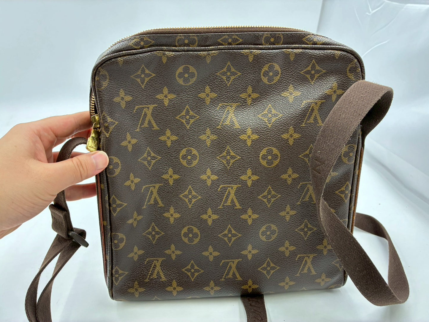 Louis Vuitton Monogram Trotteur Beaubourg - 2260002696078