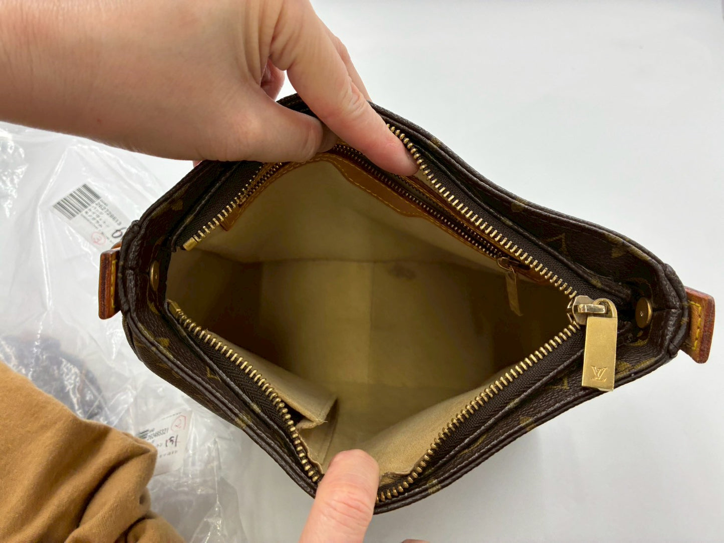 Louis Vuitton Monogram Looping M51146 - 2260001077144
