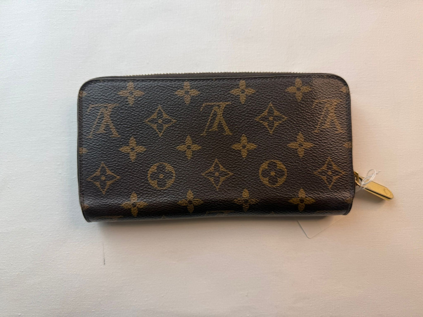 Louis Vuitton Zippy Wallet (AH662)