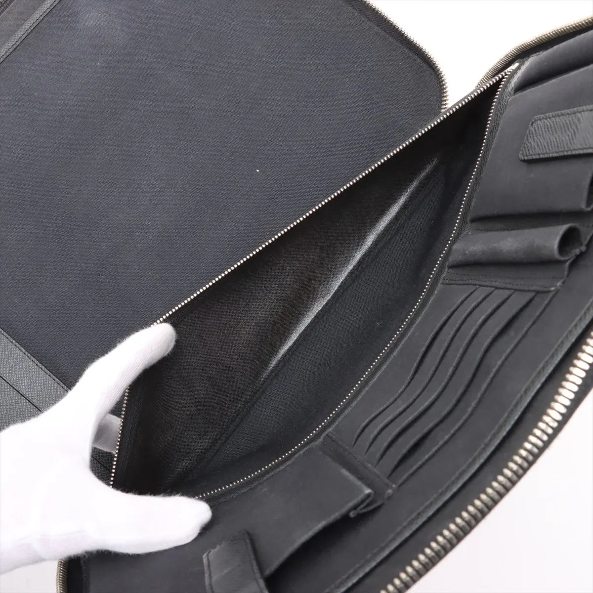 Louis Vuitton Taiga Vladimir  RI3088 Black