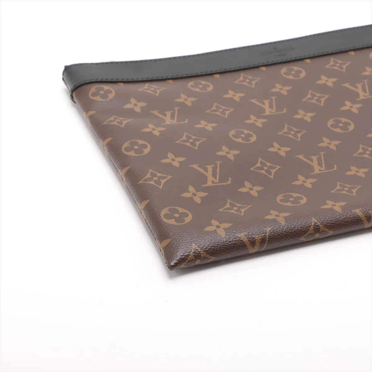 Pre-Owned Louis Vuitton Monogram Macassar Pochette Discovery SB06-1641