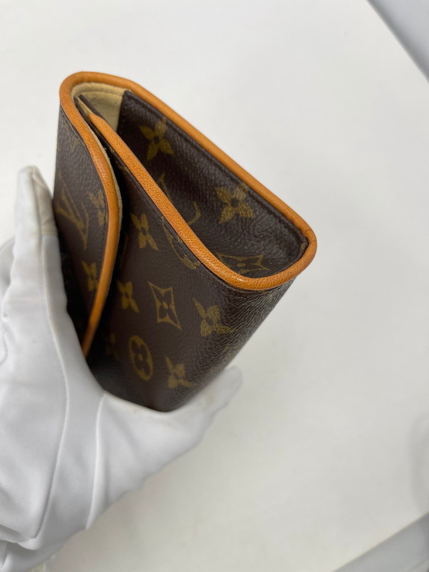 LOUIS VUITTON Monogram Pochette Florentine S