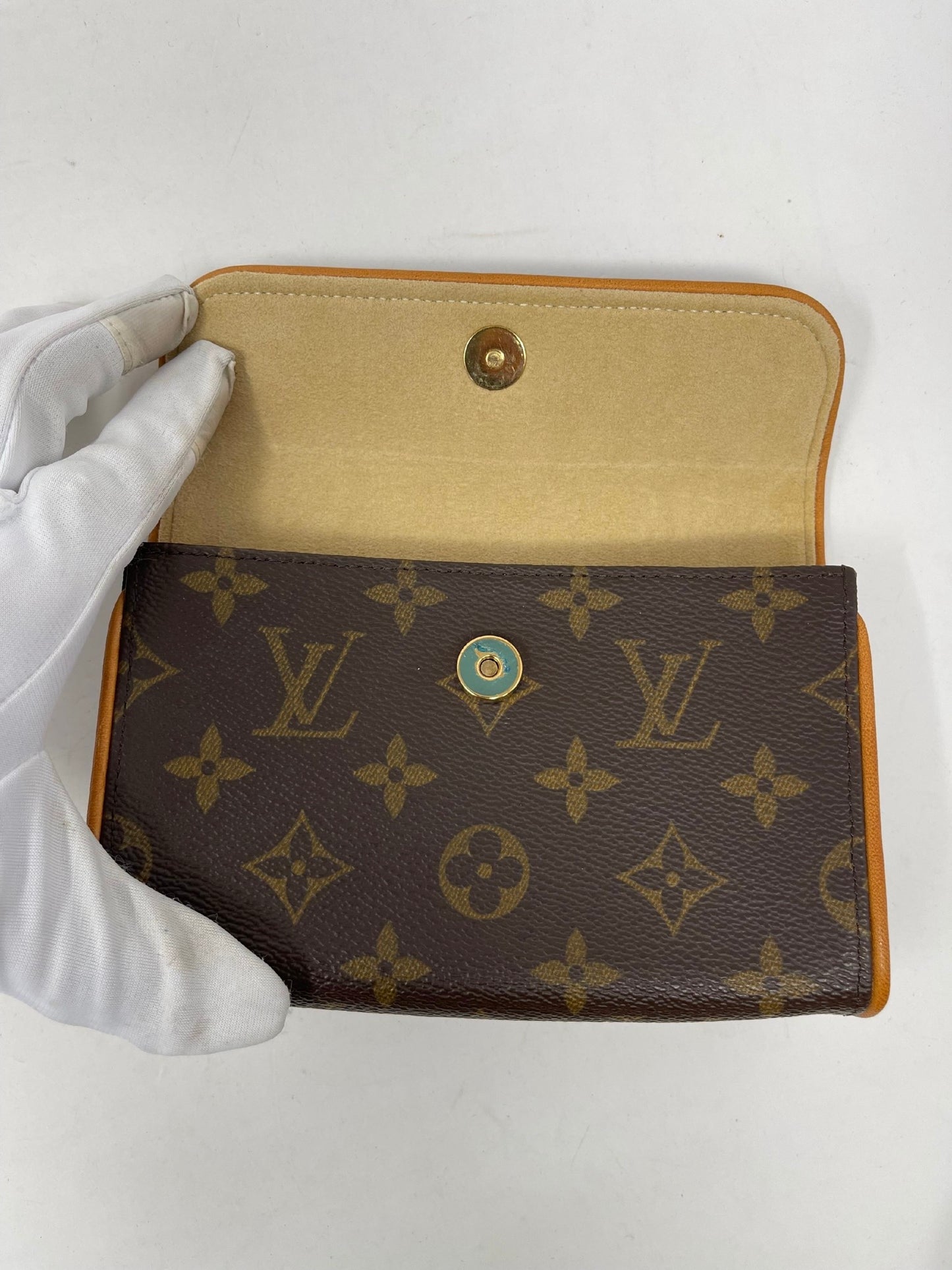 LOUIS VUITTON Monogram Pochette Florentine S