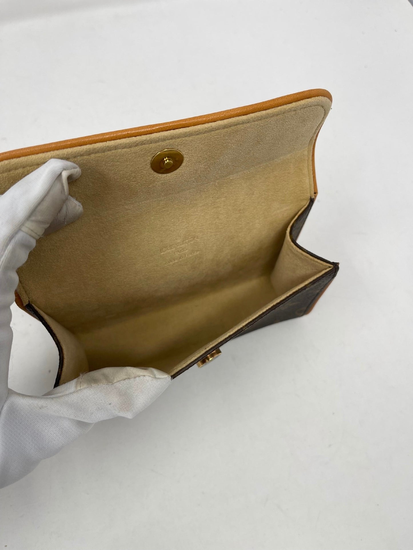 LOUIS VUITTON Monogram Pochette Florentine S